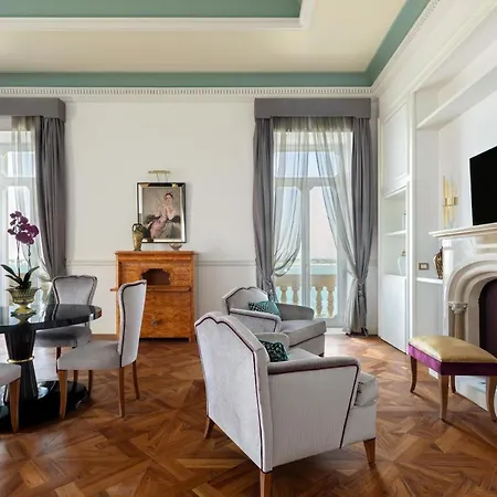 Grand Des Etrangers Hotel 5*