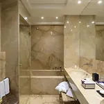 Grand Des Etrangers- The Leading Of The World Syrakusa