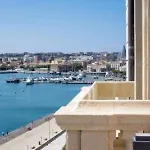 Grand Des Etrangers- The Leading Of The World 5*