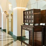 Grand Des Etrangers- The Leading Of The World Hotell