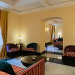 Grand Des Etrangers- The Leading Of The World