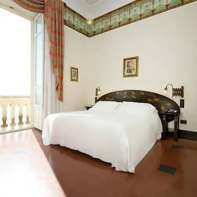Grand Des Etrangers- The Leading Of The World Сиракузы