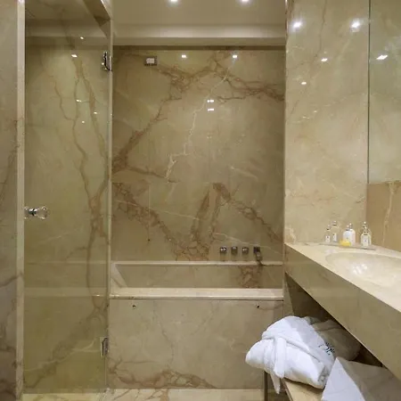 Grand Des Etrangers- The Leading Of The World 5*