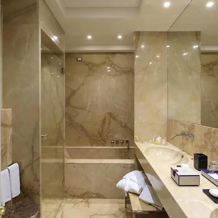Grand Des Etrangers- The Leading Of The World Сиракузы