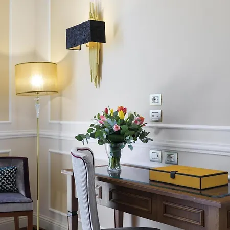 Hotel Grand Des Etrangers- The Leading Of The World