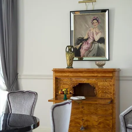 Grand Des Etrangers- The Leading Of The World Сиракузы