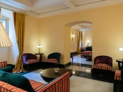 Grand Des Etrangers- The Leading Of The World Сиракузы