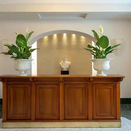 Hotel Grand Des Etrangers- The Leading Of The World Syracuse