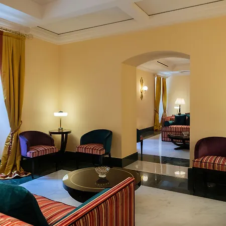 Grand Des Etrangers- The Leading Of The World
